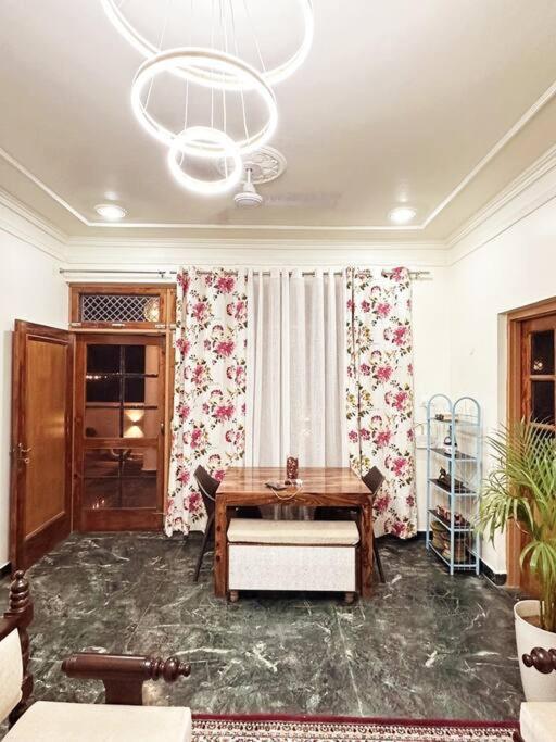 Sukoon: Cozy ,independent Villa